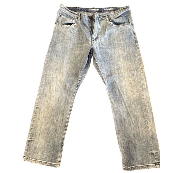 EUC- Men’s Wrangler Regular Fit Straight Leg Jeans - Picture 1 of 4